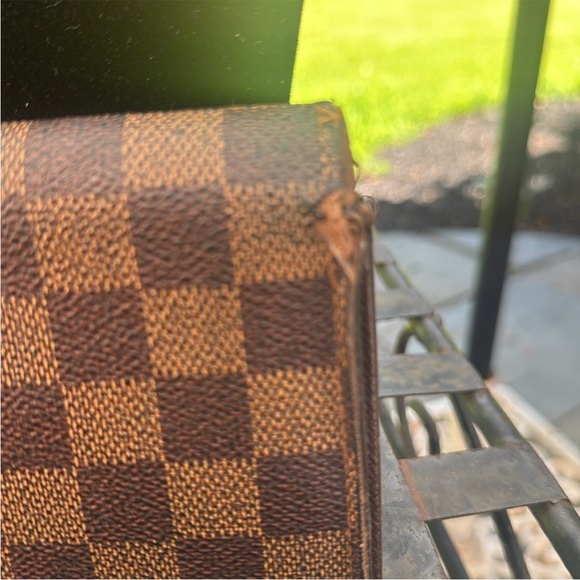 Louis Vuitton Checkered Wallet with Button Closure - Picture 3 of 12